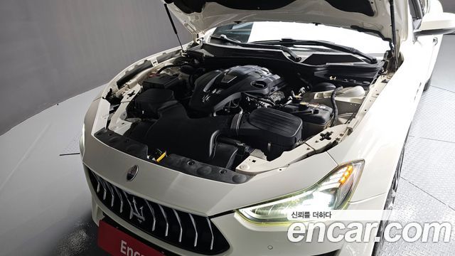 MASERATI Ghibli 3.0 2018 - photo 6 - Import Corée du Sud | International Cars