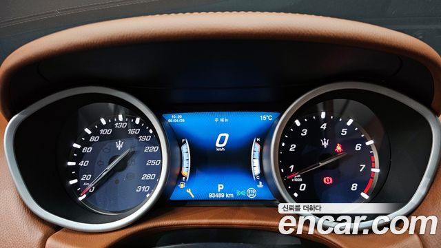 MASERATI Ghibli 3.0 2018 - photo 8 - Import Corée du Sud | International Cars