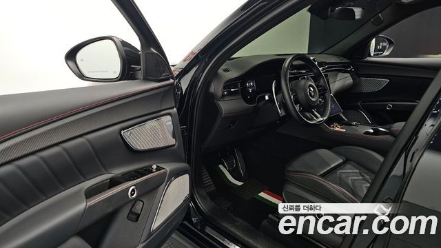 MASERATI 그레칼레 3.0 AWD Trofeo 2023 - photo 17 - Import Corée du Sud | International Cars