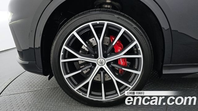 MASERATI 그레칼레 3.0 AWD Trofeo 2023 - photo 5 - Import Corée du Sud | International Cars