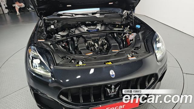MASERATI 그레칼레 3.0 AWD Trofeo 2023 - photo 6 - Import Corée du Sud | International Cars
