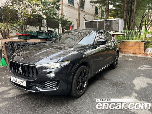 MASERATI Levante 3.0 디젤 AWD Sport 2017 - photo 10 - Import Corée du Sud | International Cars