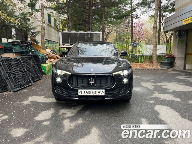MASERATI Levante 3.0 디젤 AWD Sport 2017 - photo 11 - Import Corée du Sud | International Cars