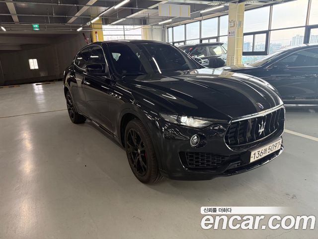 MASERATI Levante 3.0 디젤 AWD Sport 2017 - photo 3 - Import Corée du Sud | International Cars