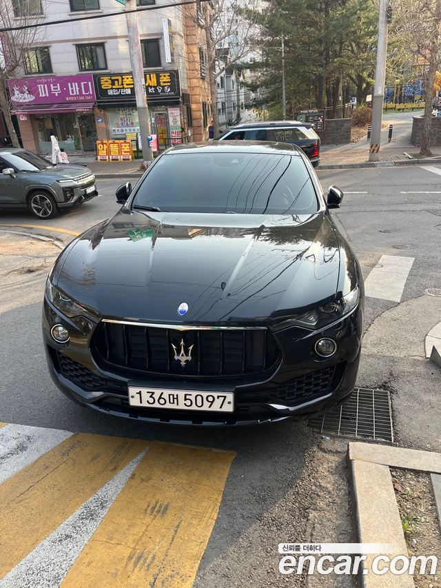 MASERATI Levante 3.0 디젤 AWD Sport 2017 - photo 9 - Import Corée du Sud | International Cars