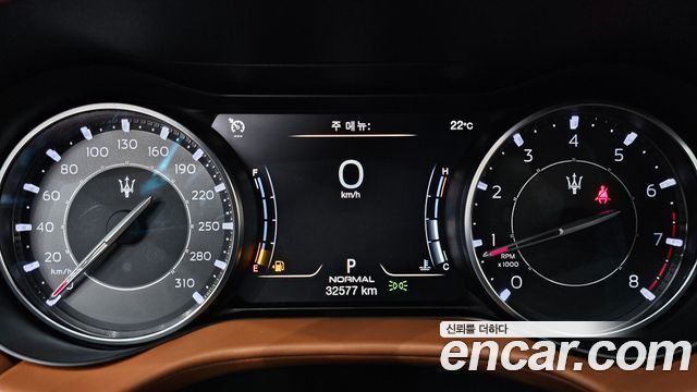 MASERATI Ghibli 2.0 그란루쏘 2021 - photo 11 - Import Corée du Sud | International Cars