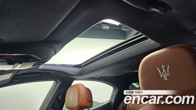 MASERATI Ghibli 2.0 그란루쏘 2021 - photo 27 - Import Corée du Sud | International Cars