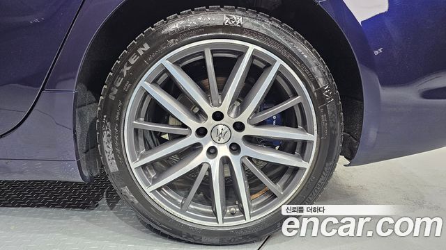 MASERATI Ghibli 2.0 그란루쏘 2021 - photo 7 - Import Corée du Sud | International Cars
