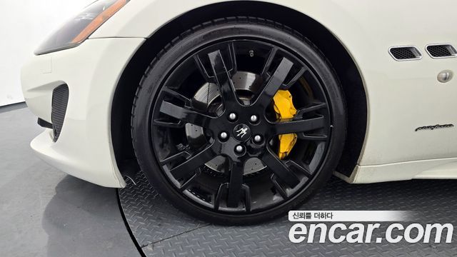MASERATI Gran Turismo 4.7 Sport 2015 - photo 5 - Import Corée du Sud | International Cars
