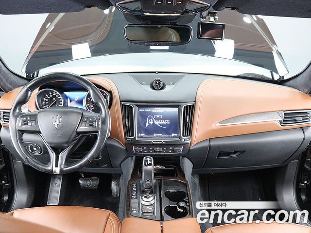 MASERATI Levante 3.0 AWD 그란루쏘 2020 - photo 14 - Import Corée du Sud | International Cars