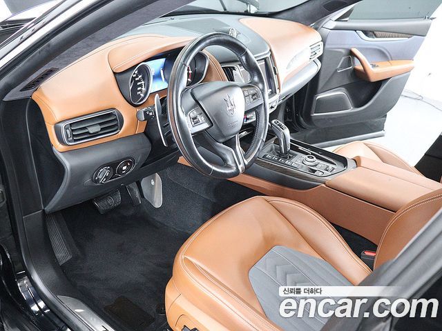 MASERATI Levante 3.0 AWD 그란루쏘 2020 - photo 17 - Import Corée du Sud | International Cars