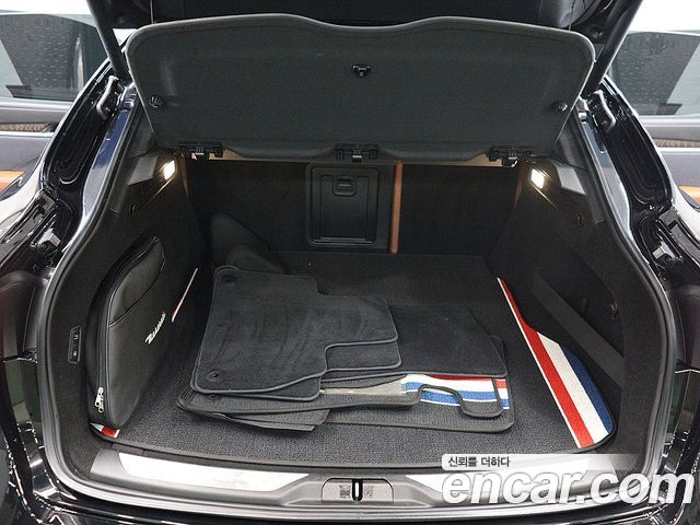 MASERATI Levante 3.0 AWD 그란루쏘 2020 - photo 5 - Import Corée du Sud | International Cars