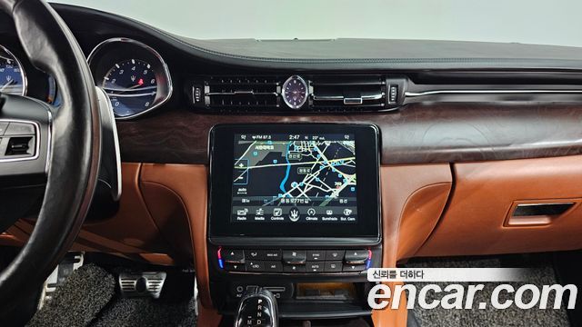 MASERATI Quattro포르테 S Q4 3.0 V6 그란루쏘 2017 - photo 13 - Import Corée du Sud | International Cars