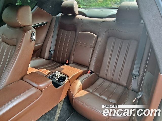 MASERATI Gran Turismo S 4.7 2009 - photo 19 - Import Corée du Sud | International Cars