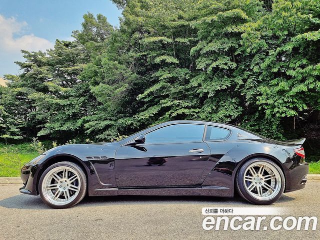 MASERATI Gran Turismo S 4.7 2009 - photo 3 - Import Corée du Sud | International Cars