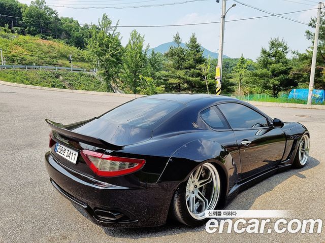 MASERATI Gran Turismo S 4.7 2009 - photo 7 - Import Corée du Sud | International Cars