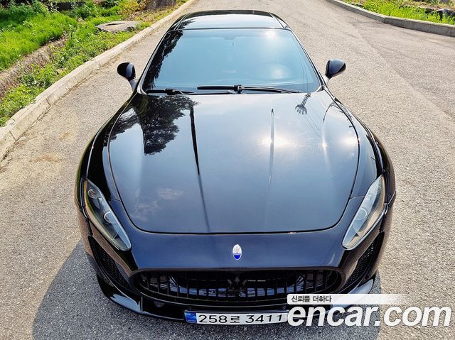 MASERATI Gran Turismo S 4.7 2009 - photo 9 - Import Corée du Sud | International Cars