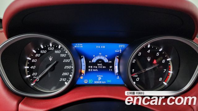 MASERATI Levante 3.0 AWD 그란Sport 2020 - photo 11 - Import Corée du Sud | International Cars