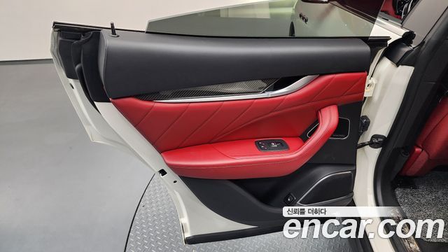 MASERATI Levante 3.0 AWD 그란Sport 2020 - photo 15 - Import Corée du Sud | International Cars