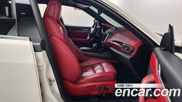MASERATI Levante 3.0 AWD 그란Sport 2020 - photo 16 - Import Corée du Sud | International Cars