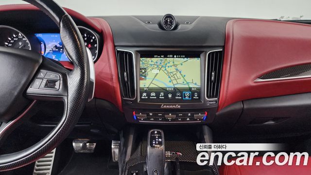MASERATI Levante 3.0 AWD 그란Sport 2020 - photo 18 - Import Corée du Sud | International Cars