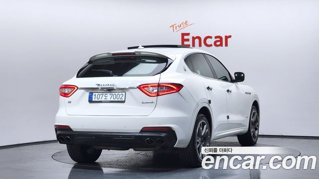MASERATI Levante 3.0 AWD 그란Sport 2020 - photo 2 - Import Corée du Sud | International Cars