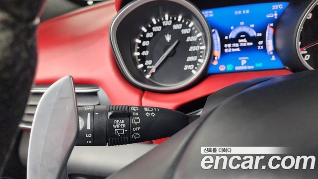 MASERATI Levante 3.0 AWD 그란Sport 2020 - photo 29 - Import Corée du Sud | International Cars