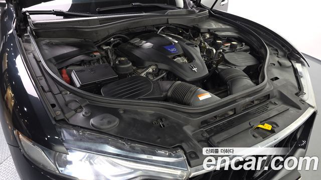 MASERATI Levante 3.0 S AWD 그란Sport 2017 - photo 6 - Import Corée du Sud | International Cars
