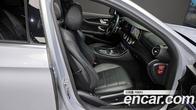 MERCEDES AMG E-Classe W213 E220d 4MATIC AMG Line 2021 - photo 12 - Import Corée du Sud | International Cars