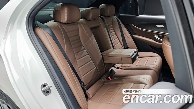 MERCEDES AMG E-Classe W213 E250 AMG Line 2023 - photo 12 - Import Corée du Sud | International Cars