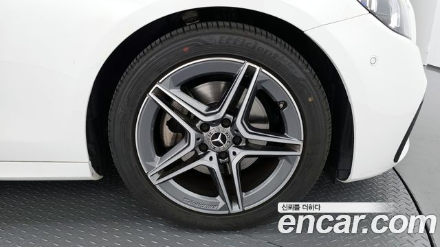 MERCEDES AMG E-Classe W213 E250 AMG Line 2023 - photo 5 - Import Corée du Sud | International Cars