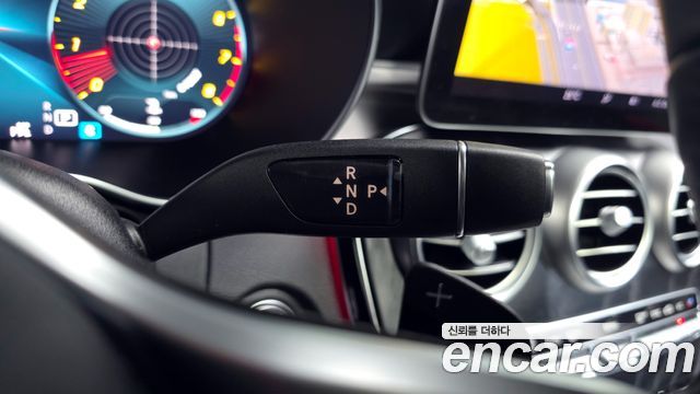 MERCEDES AMG C-Classe W205 C200 AMG Line 2021 - photo 9 - Import Corée du Sud | International Cars