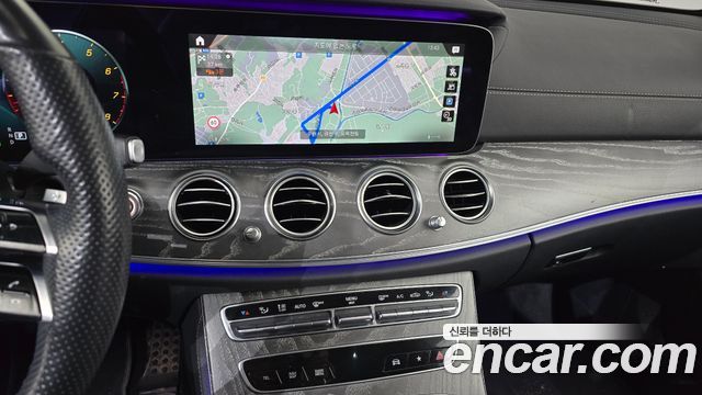 MERCEDES AMG E-Classe W213 E350 4MATIC AMG Line Edition 2021 - photo 14 - Import Corée du Sud | International Cars