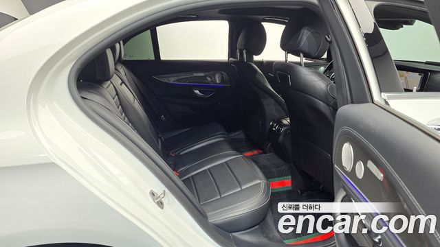 MERCEDES AMG E-Classe W213 E350 4MATIC AMG Line 2019 - photo 12 - Import Corée du Sud | International Cars