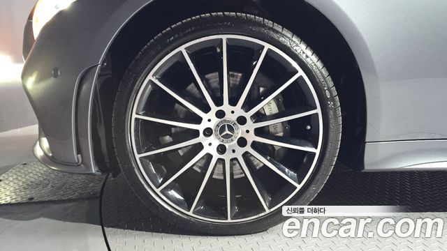 MERCEDES AMG CLS-Classe C257 CLS400d 4MATIC AMG Line 2019 - photo 5 - Import Corée du Sud | International Cars