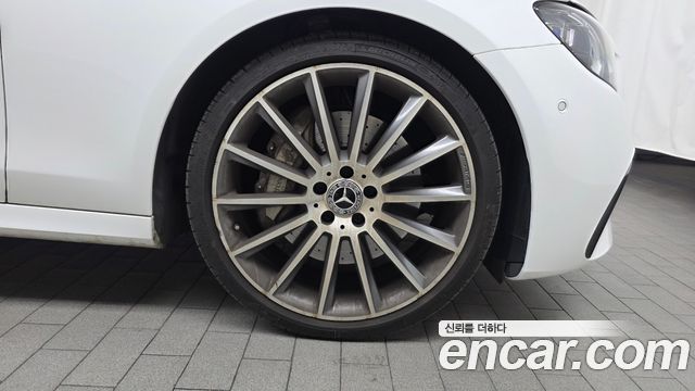 MERCEDES AMG E-Classe W213 E350 4MATIC AMG Line 2022 - photo 5 - Import Corée du Sud | International Cars