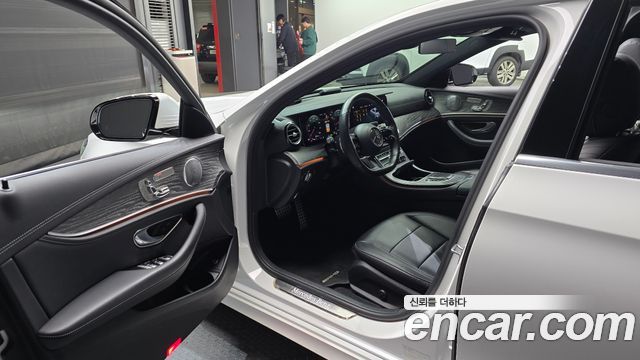MERCEDES AMG E-Classe W213 E350 4MATIC AMG Line Edition 2021 - photo 10 - Import Corée du Sud | International Cars