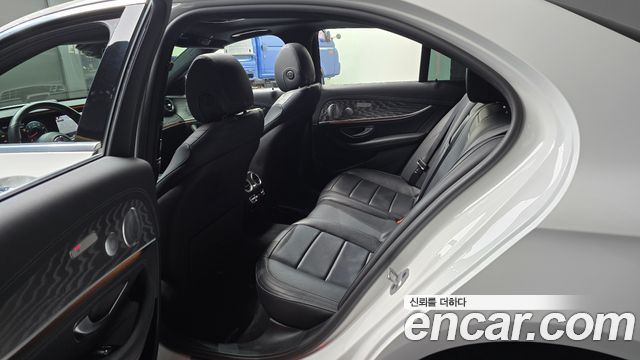 MERCEDES AMG E-Classe W213 E350 4MATIC AMG Line Edition 2021 - photo 11 - Import Corée du Sud | International Cars