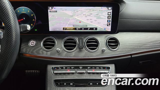 MERCEDES AMG E-Classe W213 E350 4MATIC AMG Line Edition 2021 - photo 16 - Import Corée du Sud | International Cars