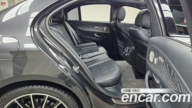 MERCEDES AMG E-Classe W213 E350 4MATIC AMG Line 2023 - photo 12 - Import Corée du Sud | International Cars