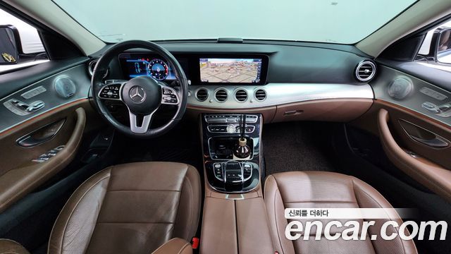 MERCEDES AMG E-Classe W213 E300 AMG Line 2019 - photo 7 - Import Corée du Sud | International Cars