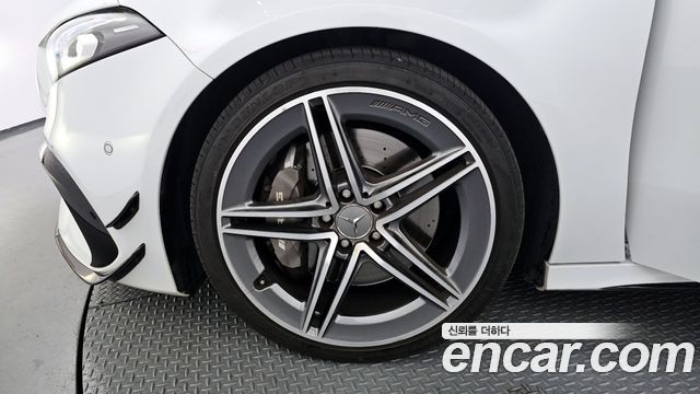 MERCEDES AMG A-Classe W177 AMG A45 4MATIC+ Hatchback 2021 - photo 5 - Import Corée du Sud | International Cars