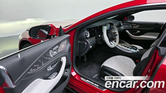 MERCEDES AMG AMG GT 4도어 43 4MATIC+ Dynamic 레드 블로썸 2023 - photo 10 - Import Corée du Sud | International Cars