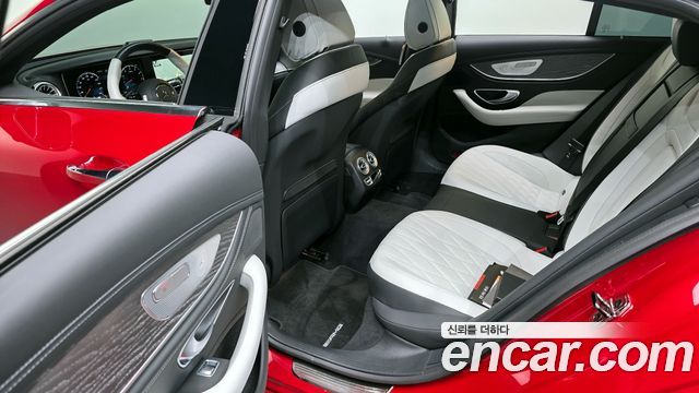 MERCEDES AMG AMG GT 4도어 43 4MATIC+ Dynamic 레드 블로썸 2023 - photo 12 - Import Corée du Sud | International Cars