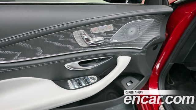 MERCEDES AMG AMG GT 4도어 43 4MATIC+ Dynamic 레드 블로썸 2023 - photo 30 - Import Corée du Sud | International Cars