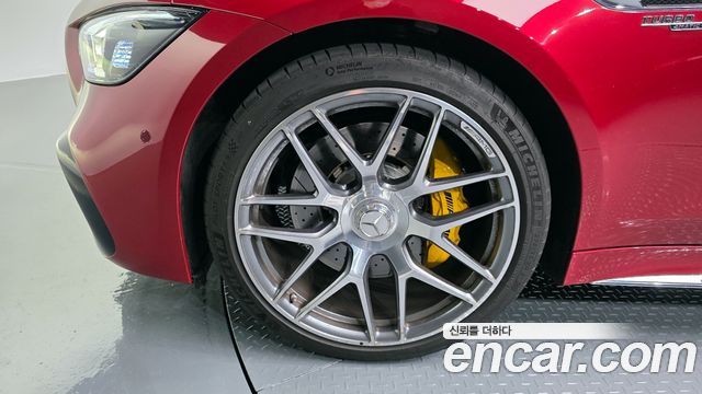 MERCEDES AMG AMG GT 4도어 43 4MATIC+ Dynamic 레드 블로썸 2023 - photo 5 - Import Corée du Sud | International Cars