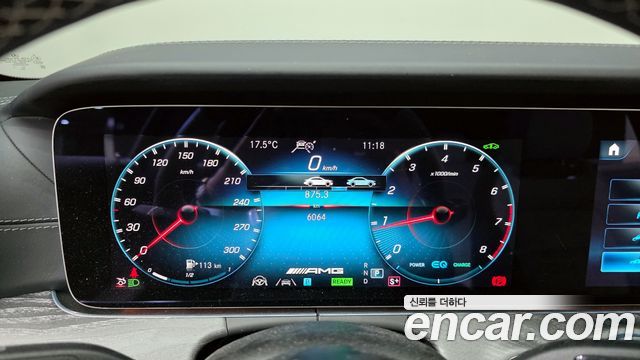 MERCEDES AMG AMG GT 4도어 43 4MATIC+ Dynamic 레드 블로썸 2023 - photo 8 - Import Corée du Sud | International Cars