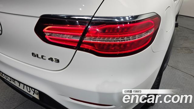 MERCEDES AMG GLC-Classe X253 AMG GLC43 4MATIC Coupé 2019 - photo 9 - Import Corée du Sud | International Cars