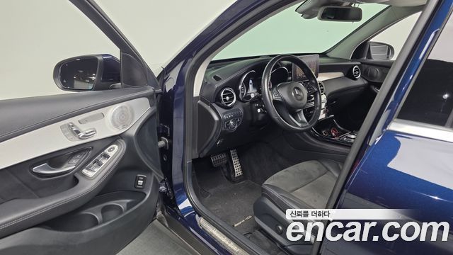 MERCEDES AMG GLC-Classe X253 GLC300 4MATIC AMG Line 2019 - photo 10 - Import Corée du Sud | International Cars
