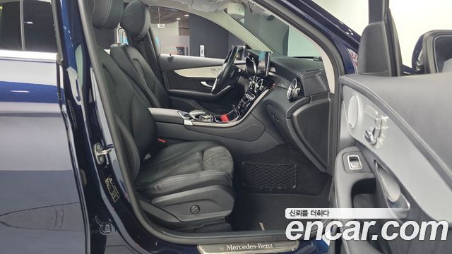 MERCEDES AMG GLC-Classe X253 GLC300 4MATIC AMG Line 2019 - photo 11 - Import Corée du Sud | International Cars